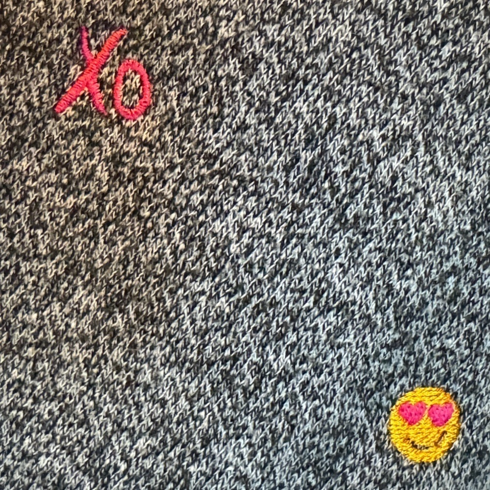 Lou Grey Loft Heart Embroidered Emoji Sweatshirt Women’s Small Gray Preppy Cozy - Picture 6 of 10